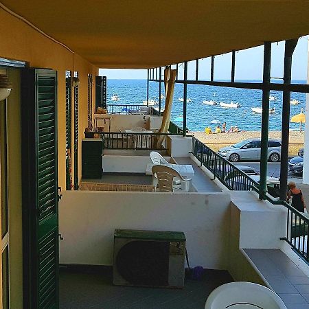 Lipari Blu Apartment Bagian luar foto
