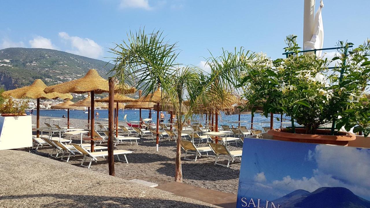 Lipari Blu Apartment Bagian luar foto