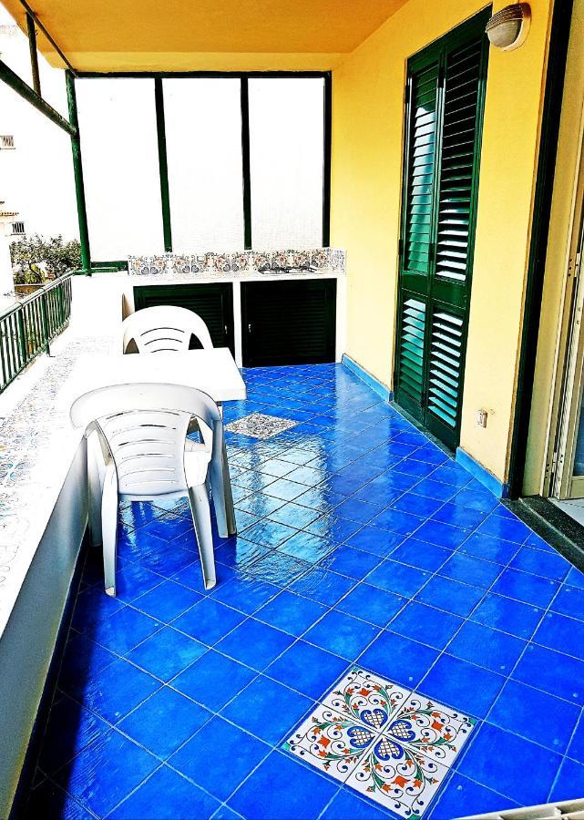 Lipari Blu Apartment Bagian luar foto