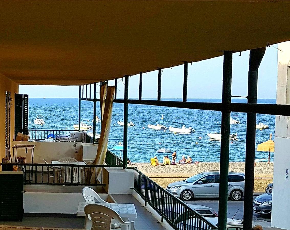 Lipari Blu Apartment Bagian luar foto