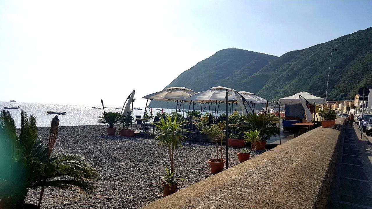 Lipari Blu Apartment Bagian luar foto