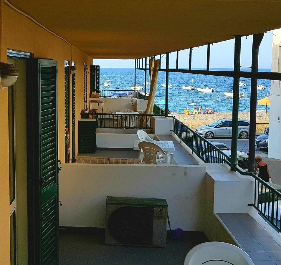 Lipari Blu Apartment Bagian luar foto