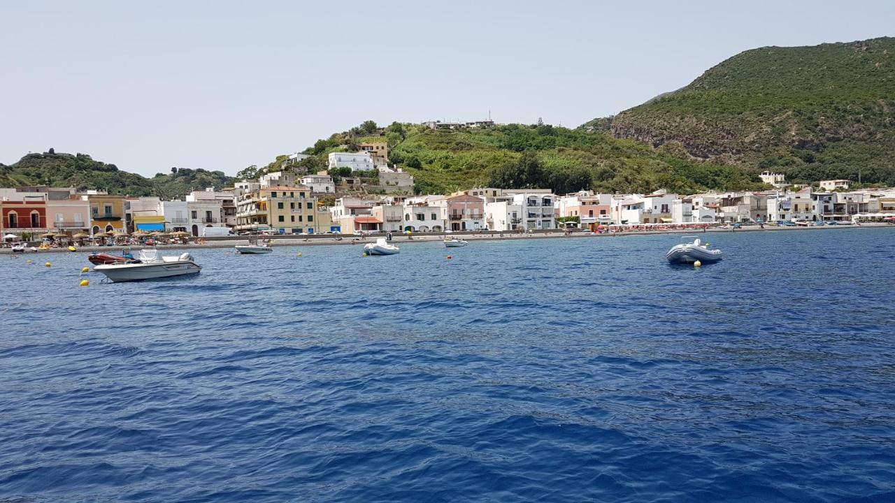 Lipari Blu Apartment Bagian luar foto