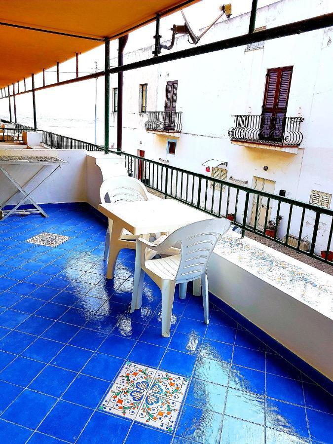 Lipari Blu Apartment Bagian luar foto