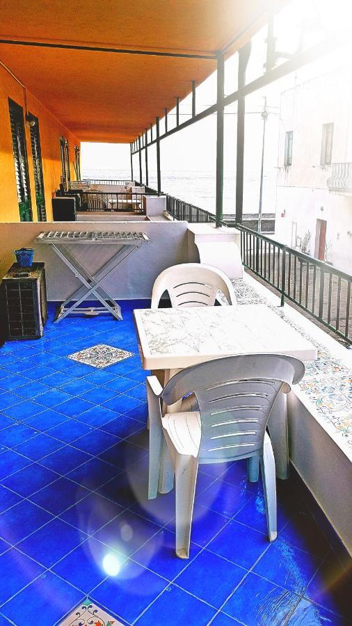 Lipari Blu Apartment Bagian luar foto