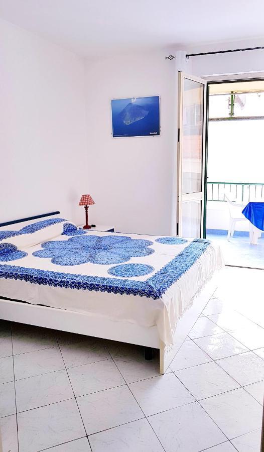 Lipari Blu Apartment Bagian luar foto