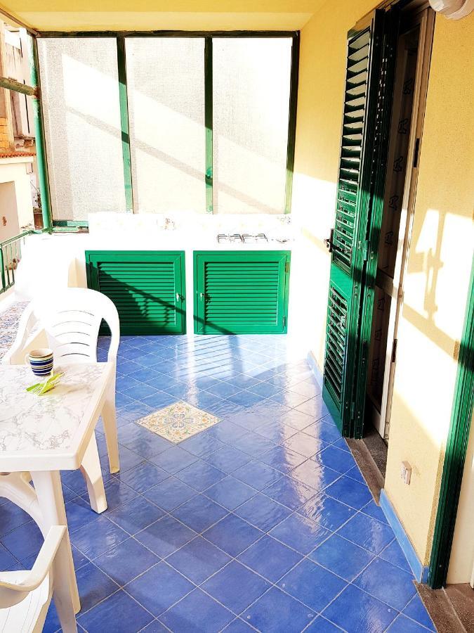Lipari Blu Apartment Bagian luar foto